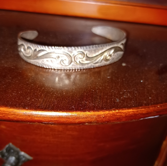 SOLD!! Silver cuff bracelet Montana silverSmith - Picture 1 of 3